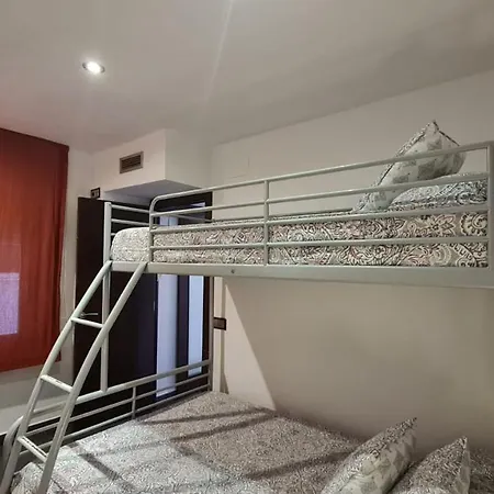 Hauzify I Martin Apartment